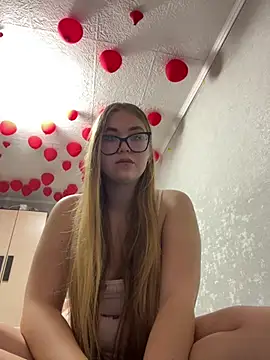 MissAuroraX online show from 04-20-26, 10:00