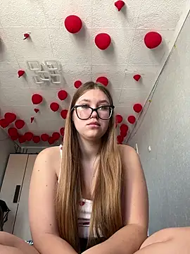 MissAuroraX online show from 04-22-26, 11:28