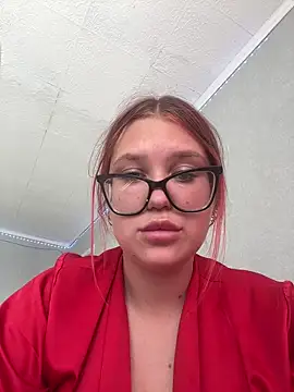 Snapshot of MissAuroraX chatting on 06-17-26, 02:27 MissAuroraX online show from 06-17-26, 02:27