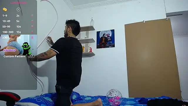 Snapshot of allison_maxtattoo_ chatting on 05-23-26, 04:22 allison maxtattoo online show from 05-23-26, 04:22