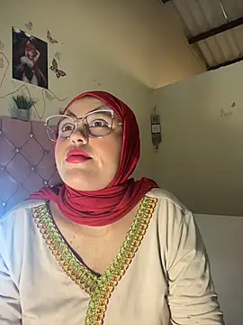Snapshot of Marian_fadel chatting on 06-23-26, 01:20 Marian fadel online show from 06-23-26, 01:20