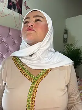 Snapshot of Marian_fadel chatting on 04-17-26, 12:52 Marian fadel online show from 04-17-26, 12:52