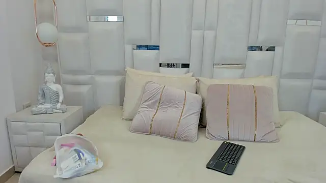 chanel watson online show from 06-23-26, 06:22