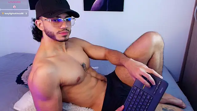 IamAxel03 online show from 06-10-26, 06:09