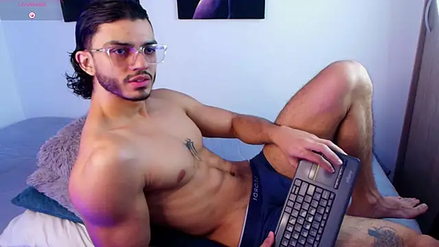 IamAxel03 online show from 06-17-26, 08:19