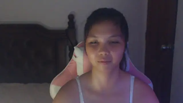 Snapshot of sweet_21_1 chatting on 07-25-26, 05:30 sweet 21 1 online show from 07-25-26, 05:30