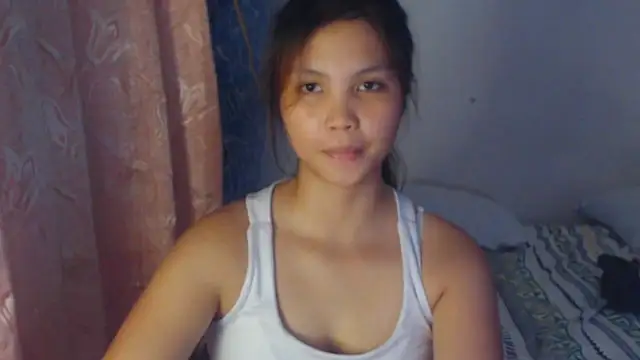 Snapshot of sweet_21_1 chatting on 06-13-26, 12:14 sweet 21 1 online show from 06-13-26, 12:14