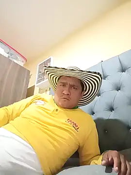 luis20212 online show from 04-10-26, 04:30