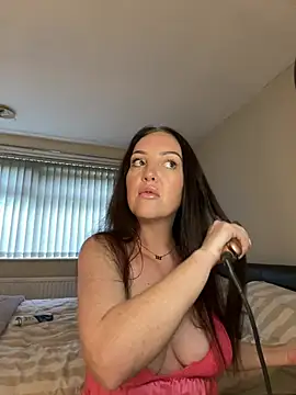 Ladyluxee online show from 05-13-26, 06:48