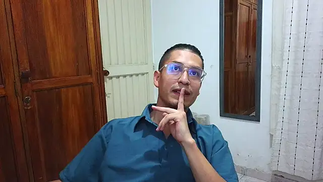 Eriick   E online show from 05-07-26, 12:48