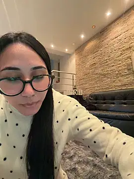juliacosta online show from 05-20-26, 01:02