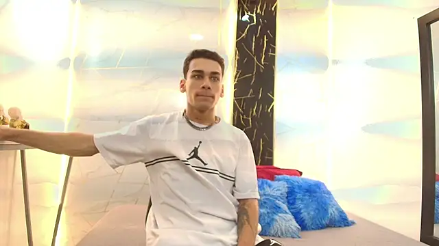 Kitsune 44 online show from 05-08-26, 07:17