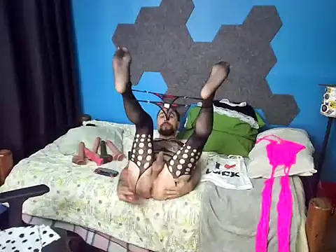 MachoPutito online show from 11-26-25, 01:49