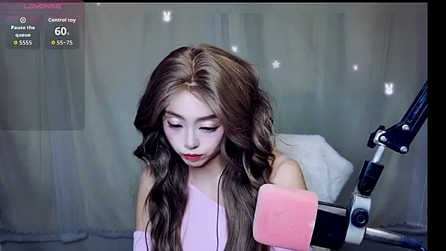 Snapshot of Cuviee chatting on 04-05-26, 02:51 Cuviee online show from 04-05-26, 02:51