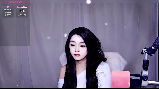 Snapshot of Cuviee chatting on 03-31-26, 11:12 Cuviee online show from 03-31-26, 11:12