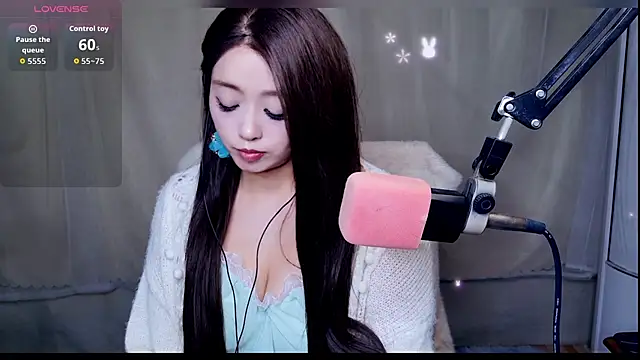 Snapshot of Cuviee chatting on 04-07-26, 10:33 Cuviee online show from 04-07-26, 10:33