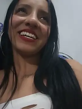 Snapshot of _Carolyn chatting on 05-19-26, 03:13 Carolyn online show from 05-19-26, 03:13