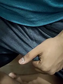 Snapshot of sweetcock180 chatting on 04-13-26, 09:46 sweetcock180 online show from 04-13-26, 09:46