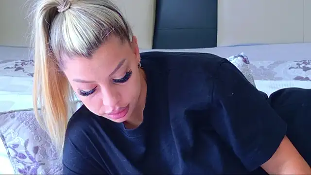 Ohh Nicole online show from 05-15-26, 08:23