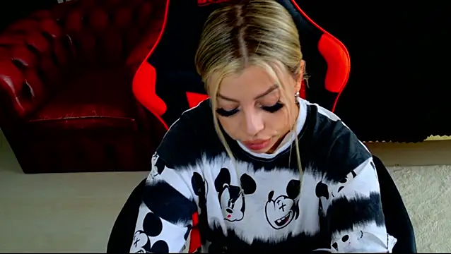 Ohh Nicole online show from 04-07-26, 02:08