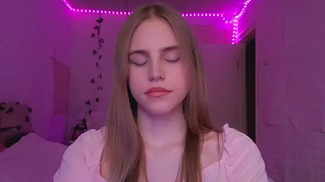 EveCoutch online show from 04-10-26, 01:18