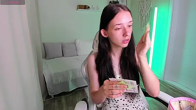 AnnaOddy online show from 06-10-26, 01:18