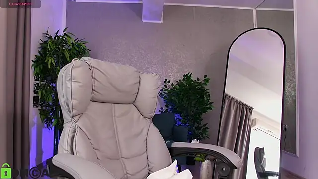 SandraBabeXO online show from 04-19-26, 04:02