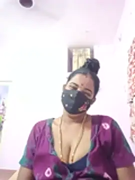 Snapshot of tamilratchasii chatting on 07-12-26, 04:30 tamilratchasii online show from 07-12-26, 04:30