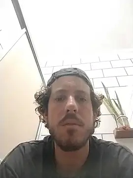 Surfista0012 online show from 07-15-26, 09:27