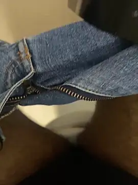 9inchesHire online show from 04-14-26, 04:45