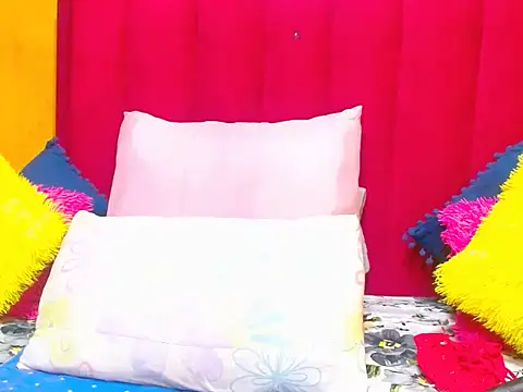 Cherrybootyofjoy86 online show from 04-19-26, 06:47