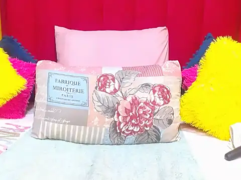Cherrybootyofjoy86 online show from 04-10-26, 08:32