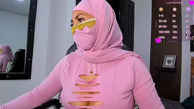 Snapshot of Nailea__ chatting on 04-06-26, 04:46 Nailea online show from 04-06-26, 04:46