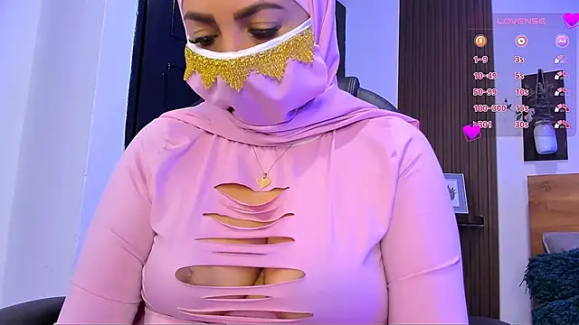 Snapshot of Nailea__ chatting on 03-28-26, 02:34 Nailea online show from 03-28-26, 02:34