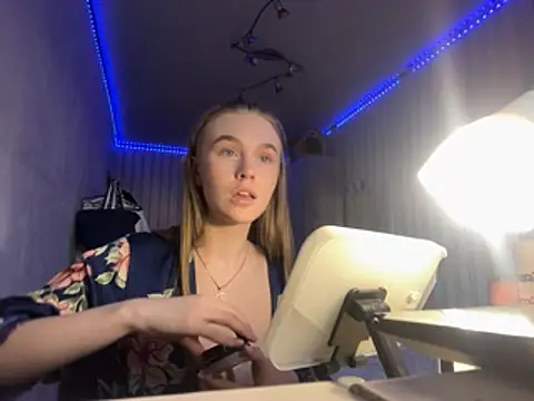 melissashineeee online show from 04-03-26, 10:54