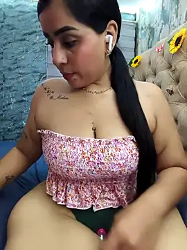 Snapshot of val_eria chatting on 04-08-26, 02:46 val eria online show from 04-08-26, 02:46