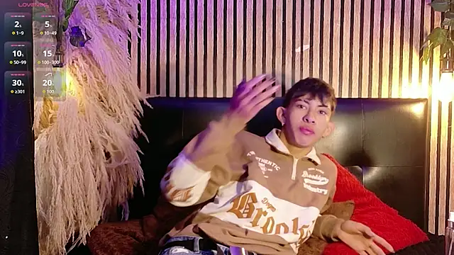 Snapshot of Tommy_Fox chatting on 04-11-26, 12:20 Tommy Fox online show from 04-11-26, 12:20