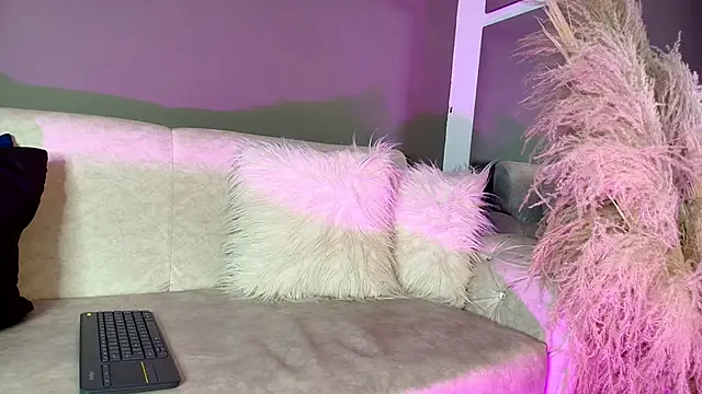 Zoee 8 online show from 05-25-26, 02:49