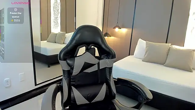 Snapshot of aisha_hart_ chatting on 04-10-26, 03:02 aisha hart online show from 04-10-26, 03:02