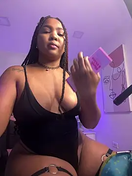 madisoncurt  online show from 05-19-26, 11:50