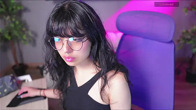 Saphyralux online show from 07-08-26, 08:53