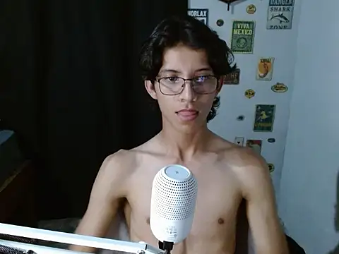 Snapshot of VazacGaming chatting on 07-11-26, 01:06 VazacGaming online show from 07-11-26, 01:06