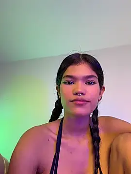 Emycarver09  online show from 04-19-26, 12:28