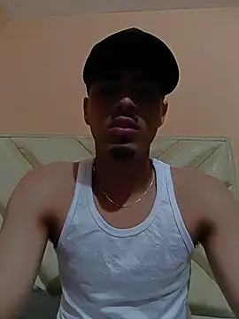 Snapshot of LucaColmal chatting on 04-03-26, 11:22 LucaColmal online show from 04-03-26, 11:22