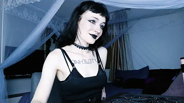Snapshot of H3xD0ll chatting on 04-26-26, 01:19 H3xD0ll online show from 04-26-26, 01:19
