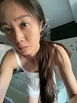 yuanpu0925 online show from 05-03-26, 10:46