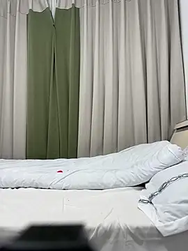 yingzi003 online show from 05-14-26, 07:00