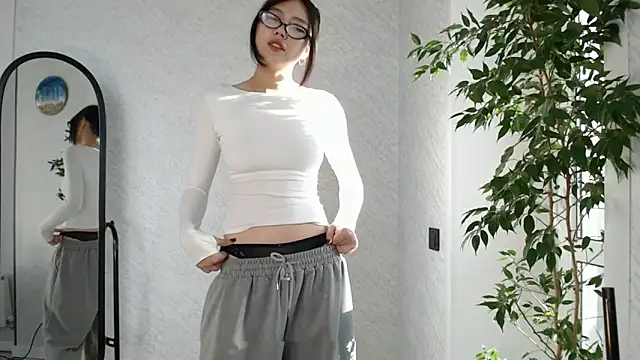 SecretTiny online show from 04-08-26, 02:02