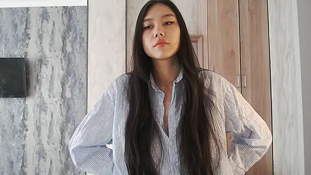 SecretTiny online show from 05-18-26, 01:17