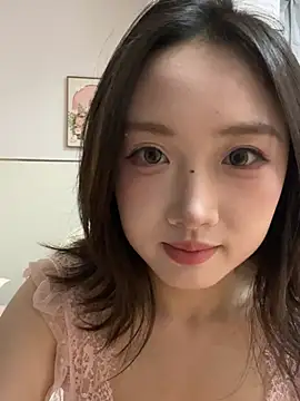 Alice-babyone online show from 05-13-26, 02:02